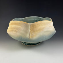 Load image into Gallery viewer, Petal Bowl
