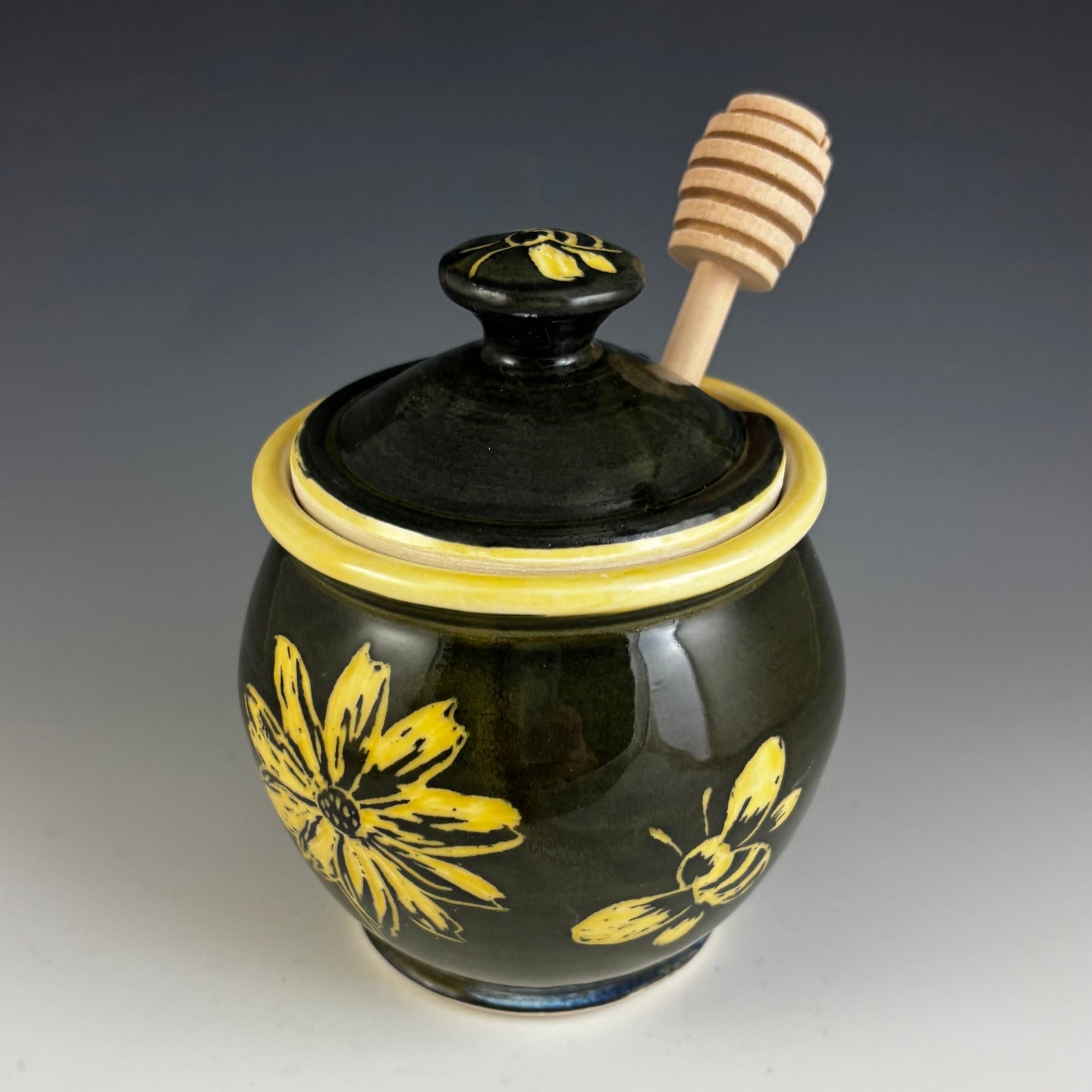 Honey Pot with Bees & Daisies